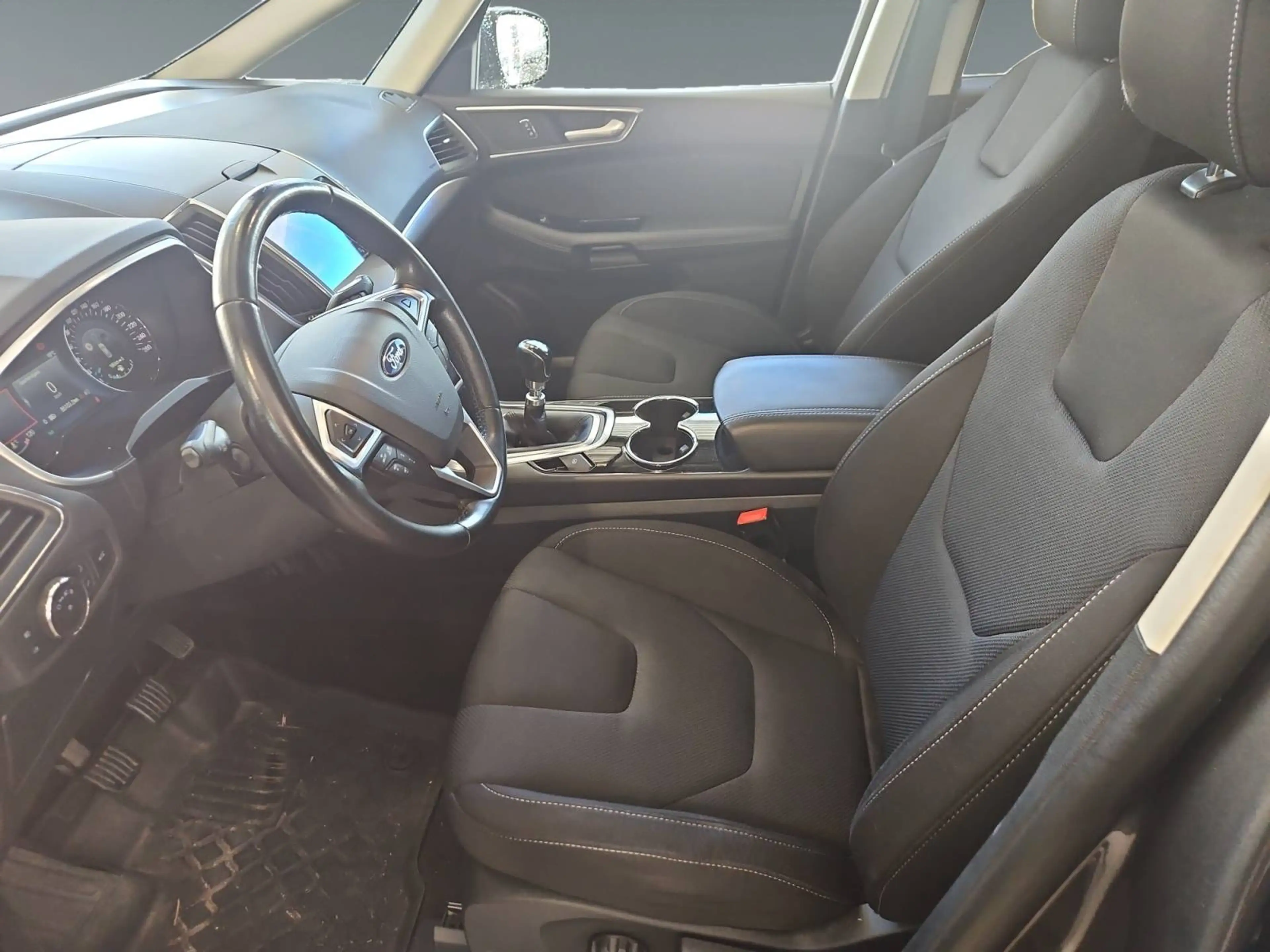 Ford S-Max Titanium, 7-Sitzer, Ganzjahresreifen, AHK Abnehmbar, ACC, RFK. — photo 9
