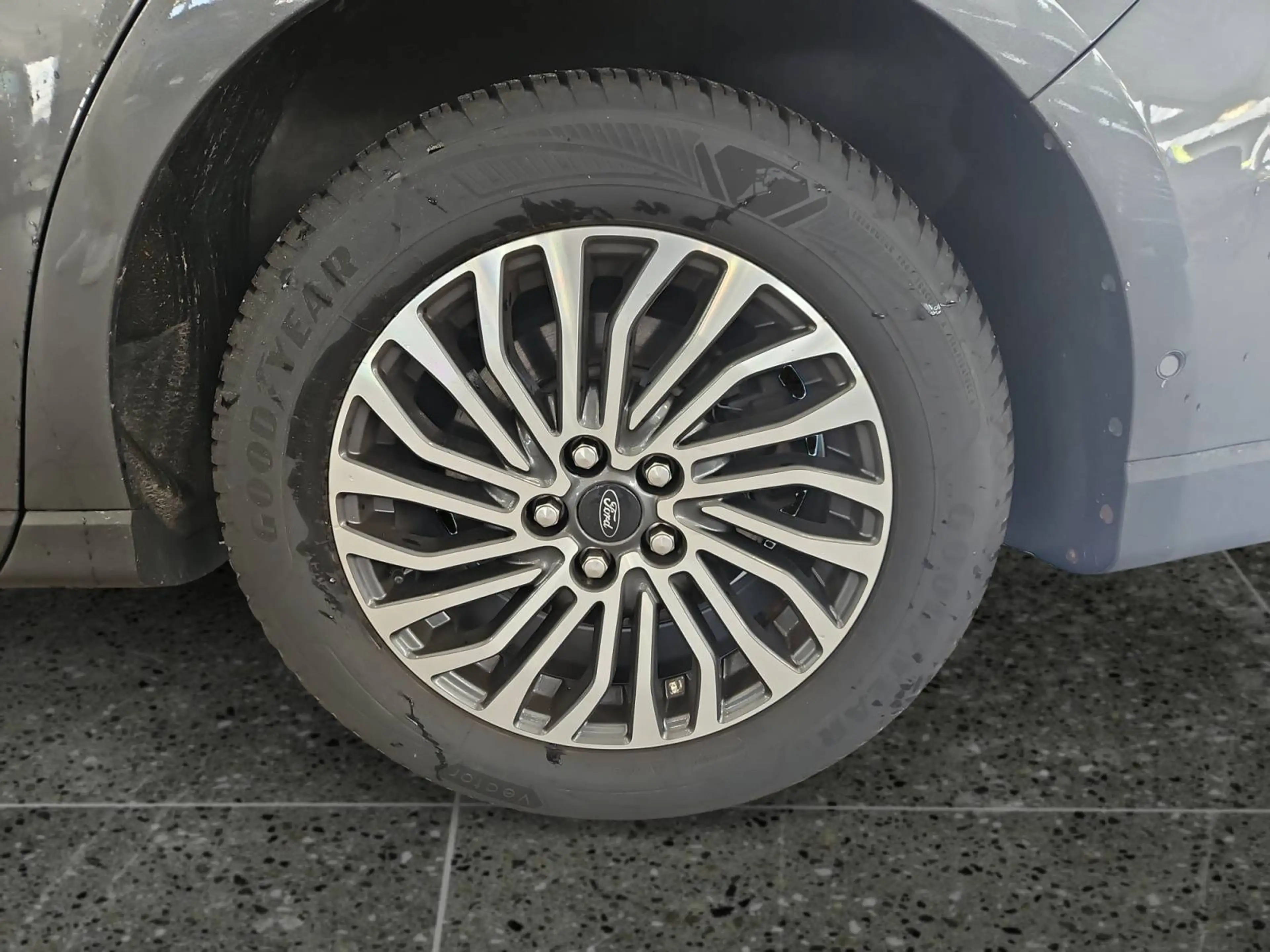 Ford S-Max Titanium, 7-Sitzer, Ganzjahresreifen, AHK Abnehmbar, ACC, RFK. — photo 14