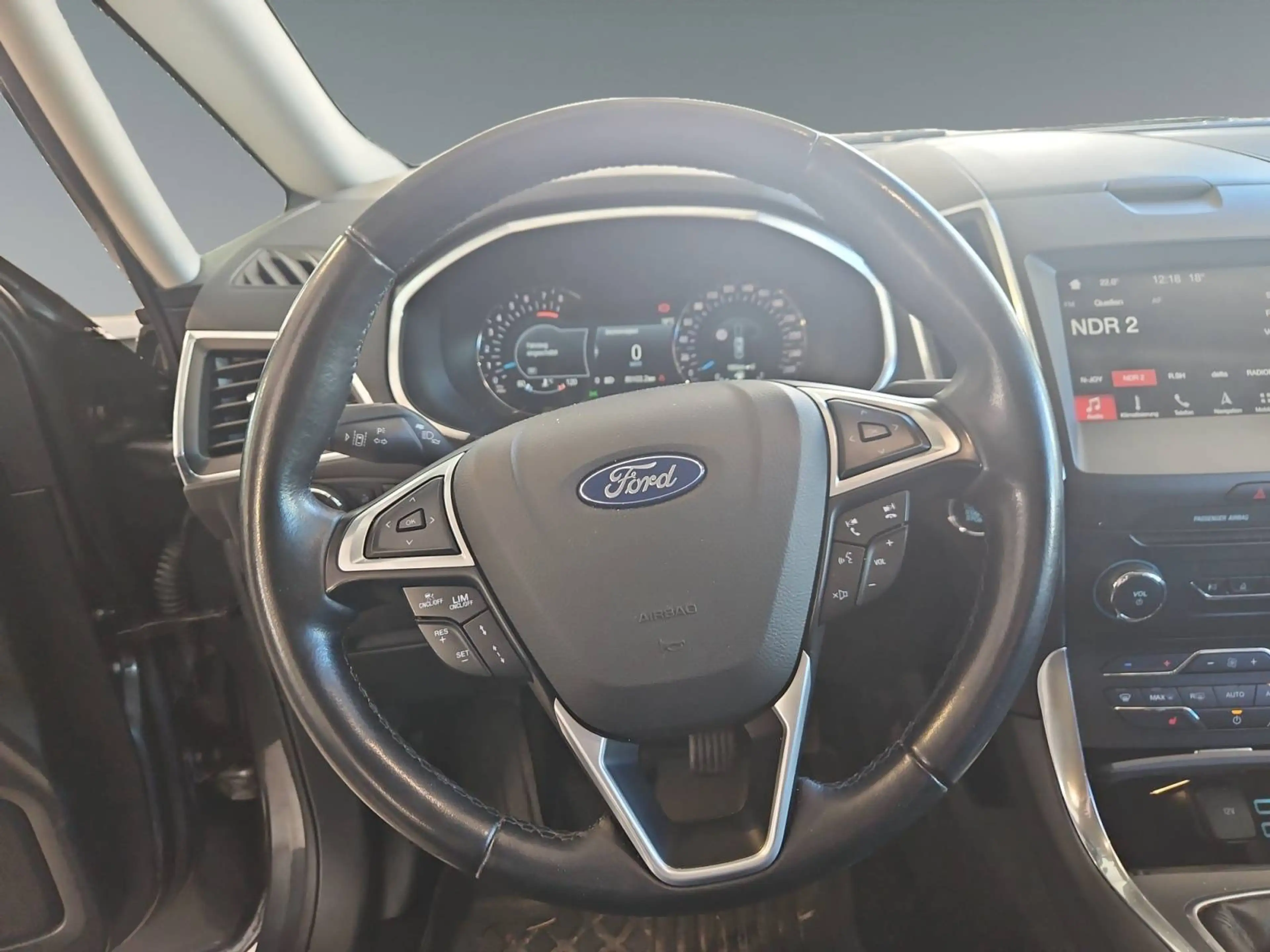 Ford S-Max Titanium, 7-Sitzer, Ganzjahresreifen, AHK Abnehmbar, ACC, RFK. — photo 12