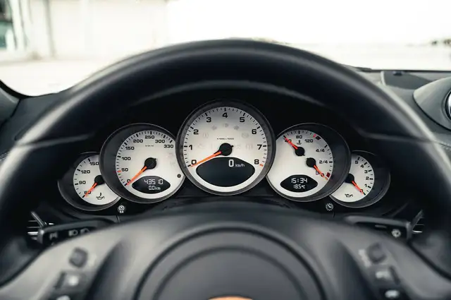 Porsche 911 view 13