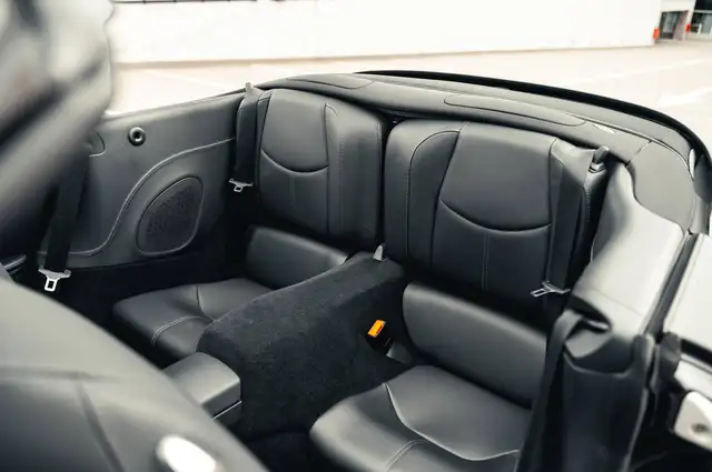 Porsche 911 view 5