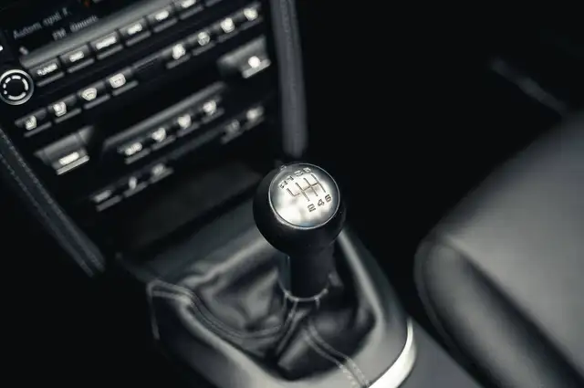 Porsche 911 view 10