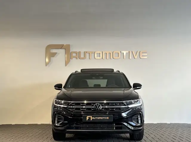 Volkswagen T-Roc view 2