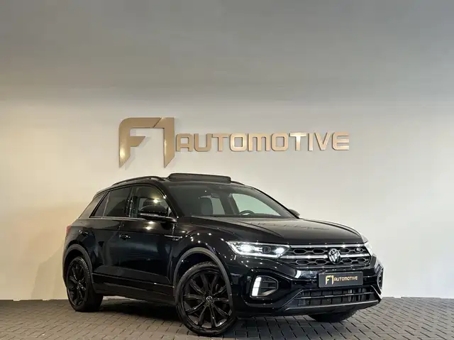 Volkswagen T-Roc view 3