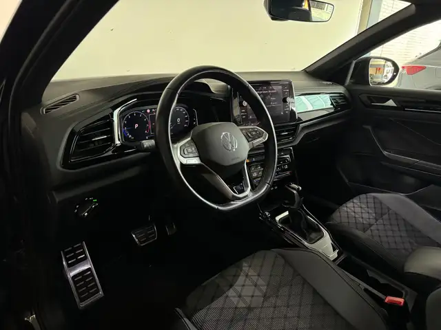 Volkswagen T-Roc view 9