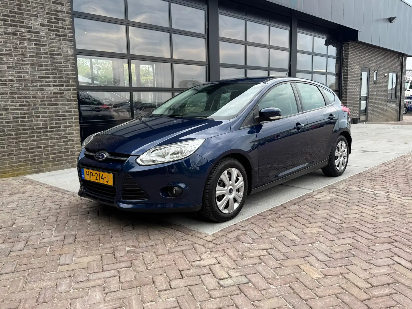 Ford Focus 1.6 TI-VCT Trend | Autm | Clima | Multi media | Azul - 1