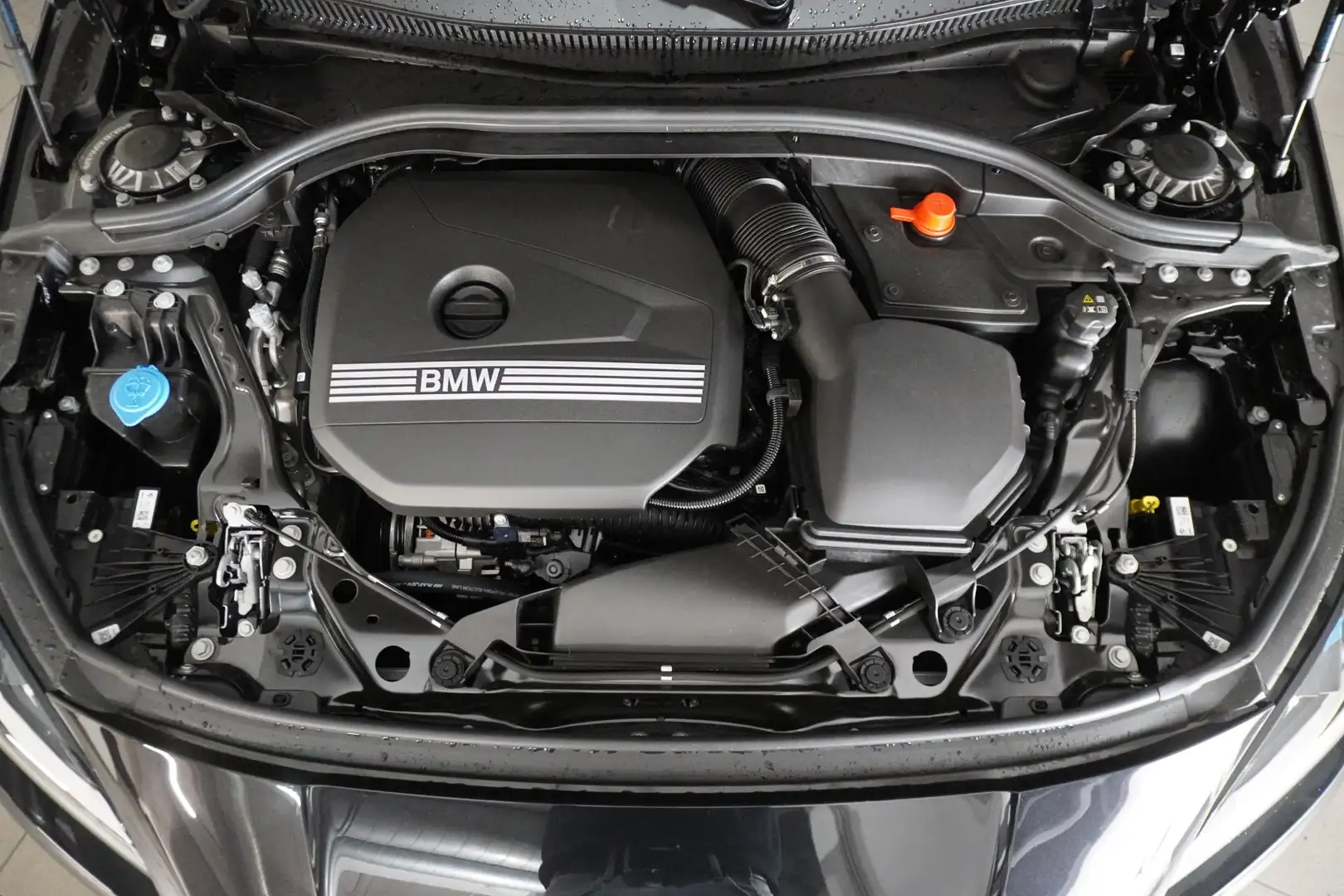 BMW 116 i Schwarz - 2