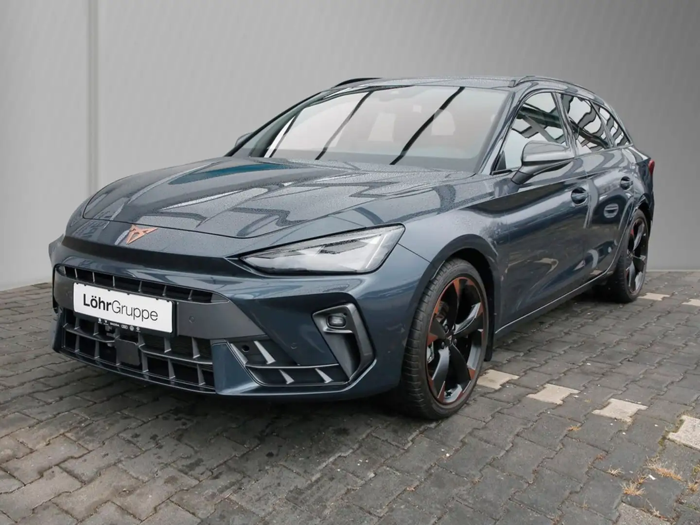 SEAT Leon Sportstourer 1.5 eTSI 110 kW 1.5 eTSI 110 kW Grau - 2