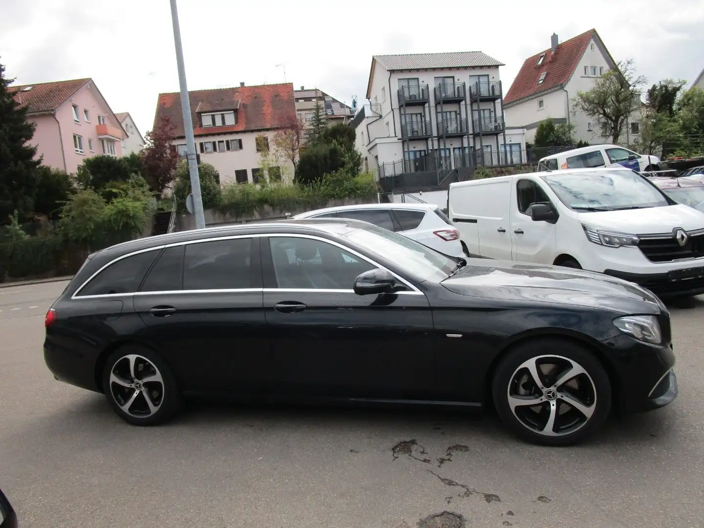 Mercedes-Benz E 200 T Avantgarde SPORTSTYLE*LED*NAVI*LEDER* Nero - 2