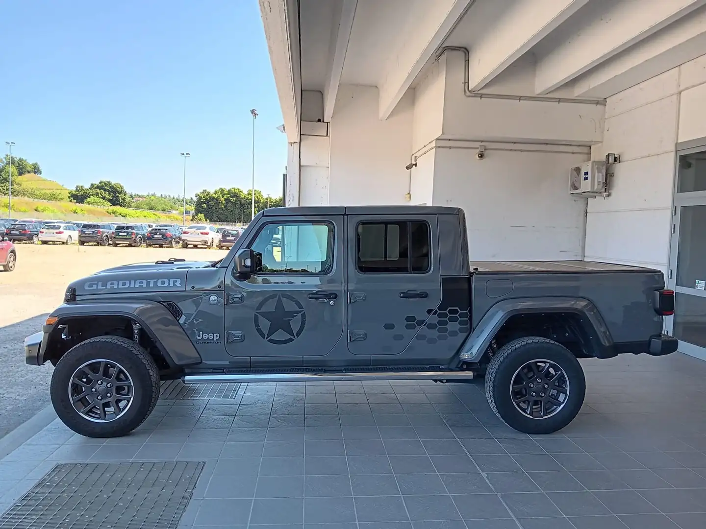 Jeep Gladiator 3.0 V6 Overland 4wd auto Grigio - 2
