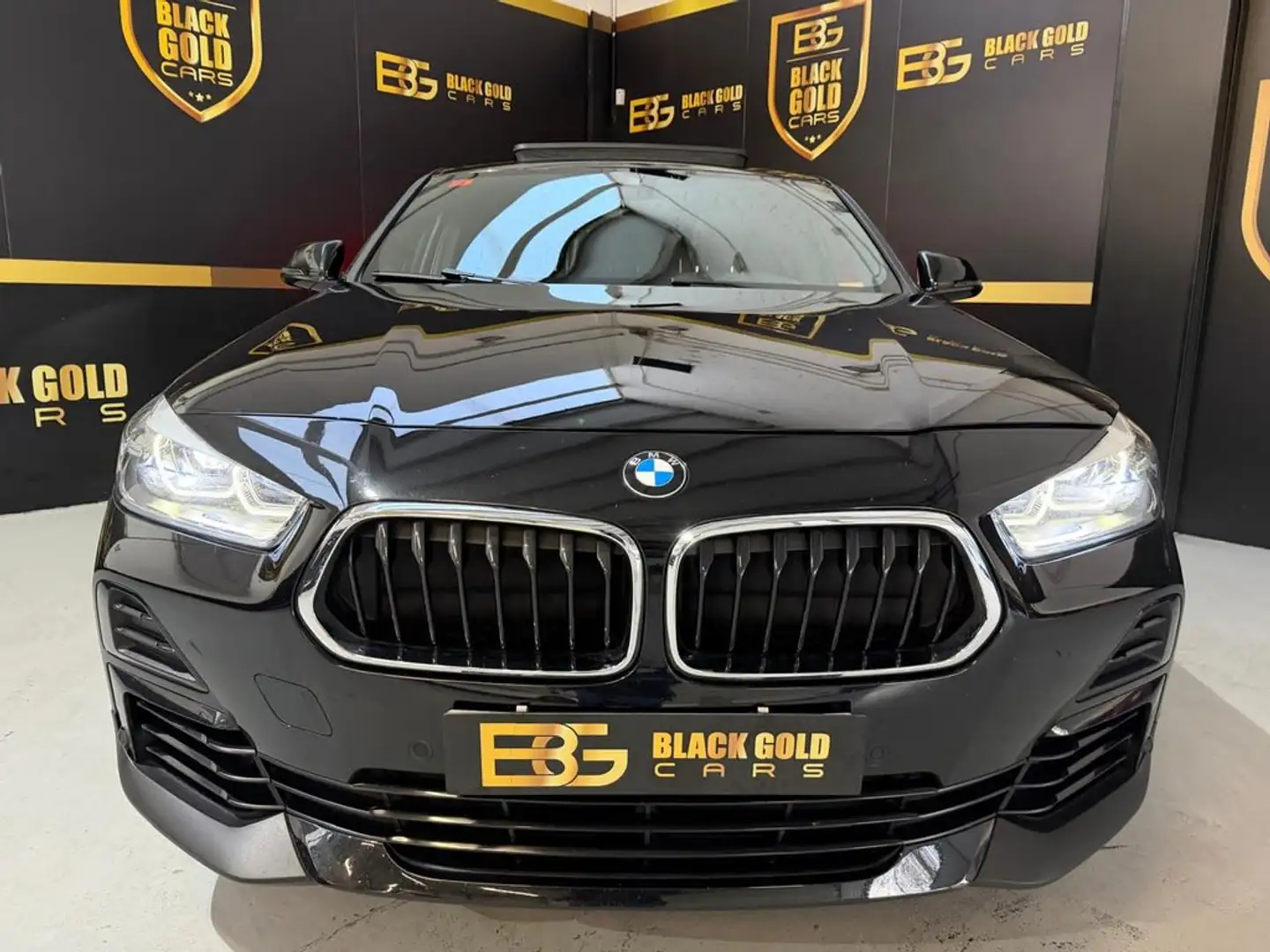BMW X2 sDrive18i Schwarz - 2