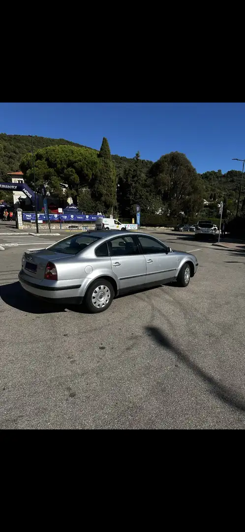 Volkswagen Passat 1.9 TDI - 100 A - 2