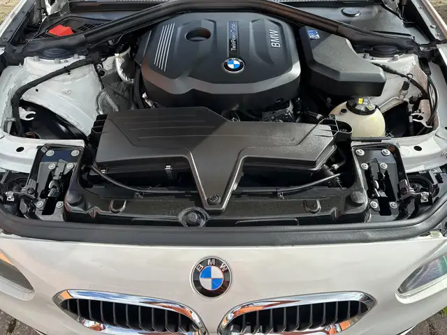 BMW 1 Series view 8