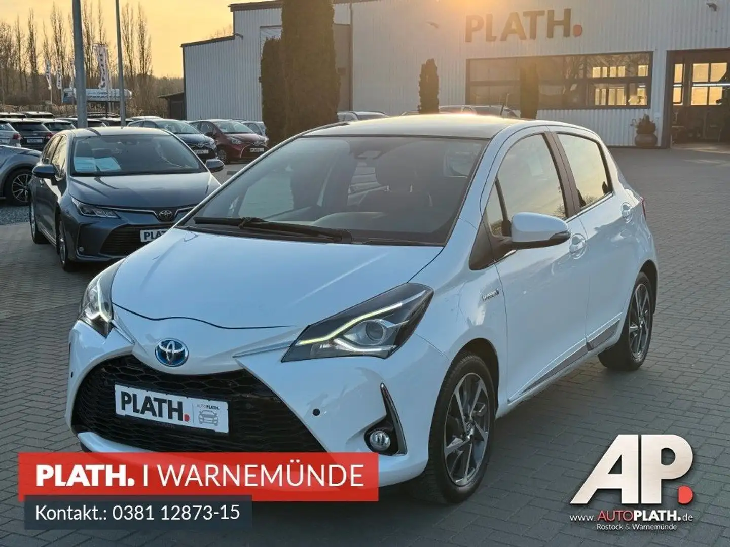 Toyota Yaris 1,5-l-VVT-i Hybrid CVT Style + Pano Weiß - 1