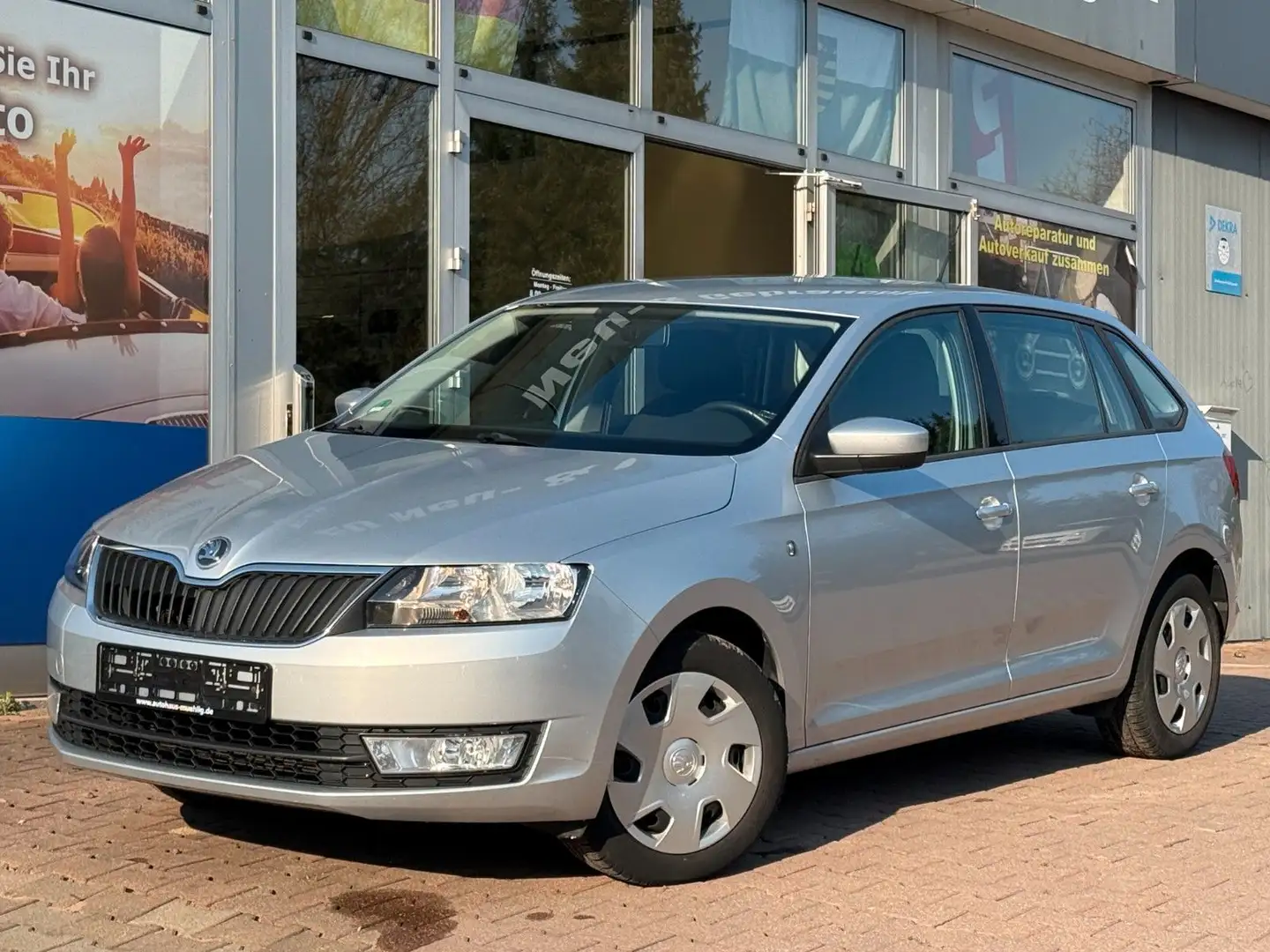 Skoda Rapid/Spaceback Spaceback Ambition Gris - 1