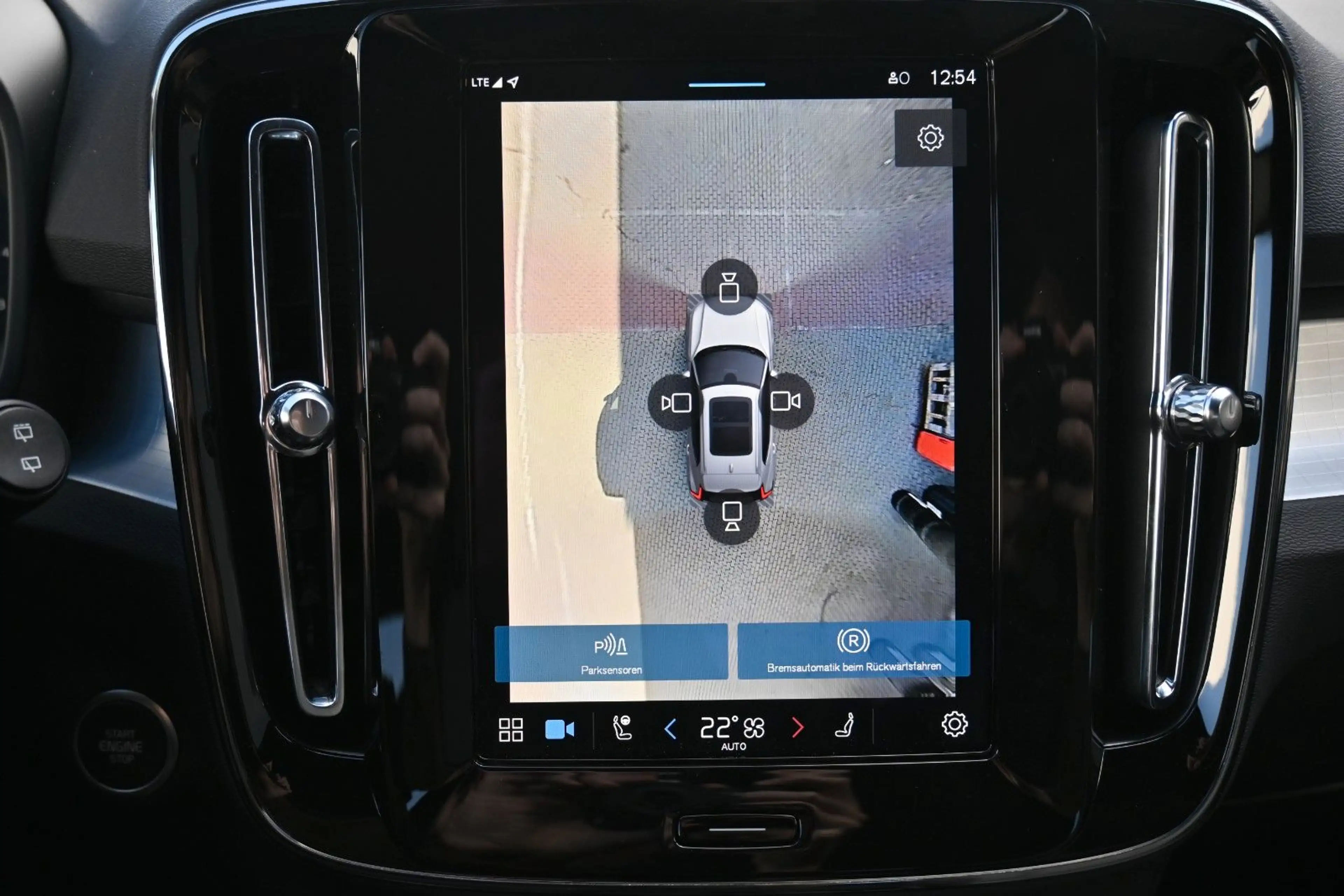 Volvo XC40 B3 DKG Plus Dark*Pixel*FSHZG*360°*ACC*AHK — photo 23