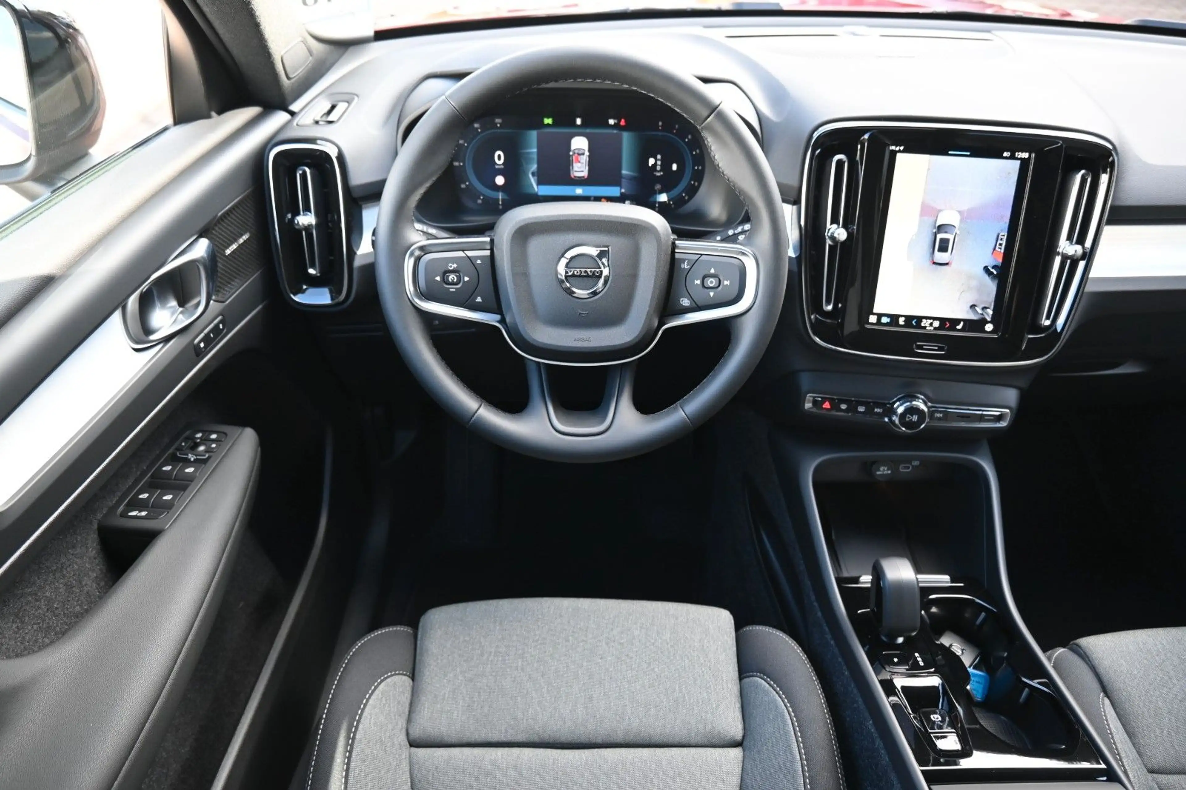 Volvo XC40 B3 DKG Plus Dark*Pixel*FSHZG*360°*ACC*AHK — photo 21