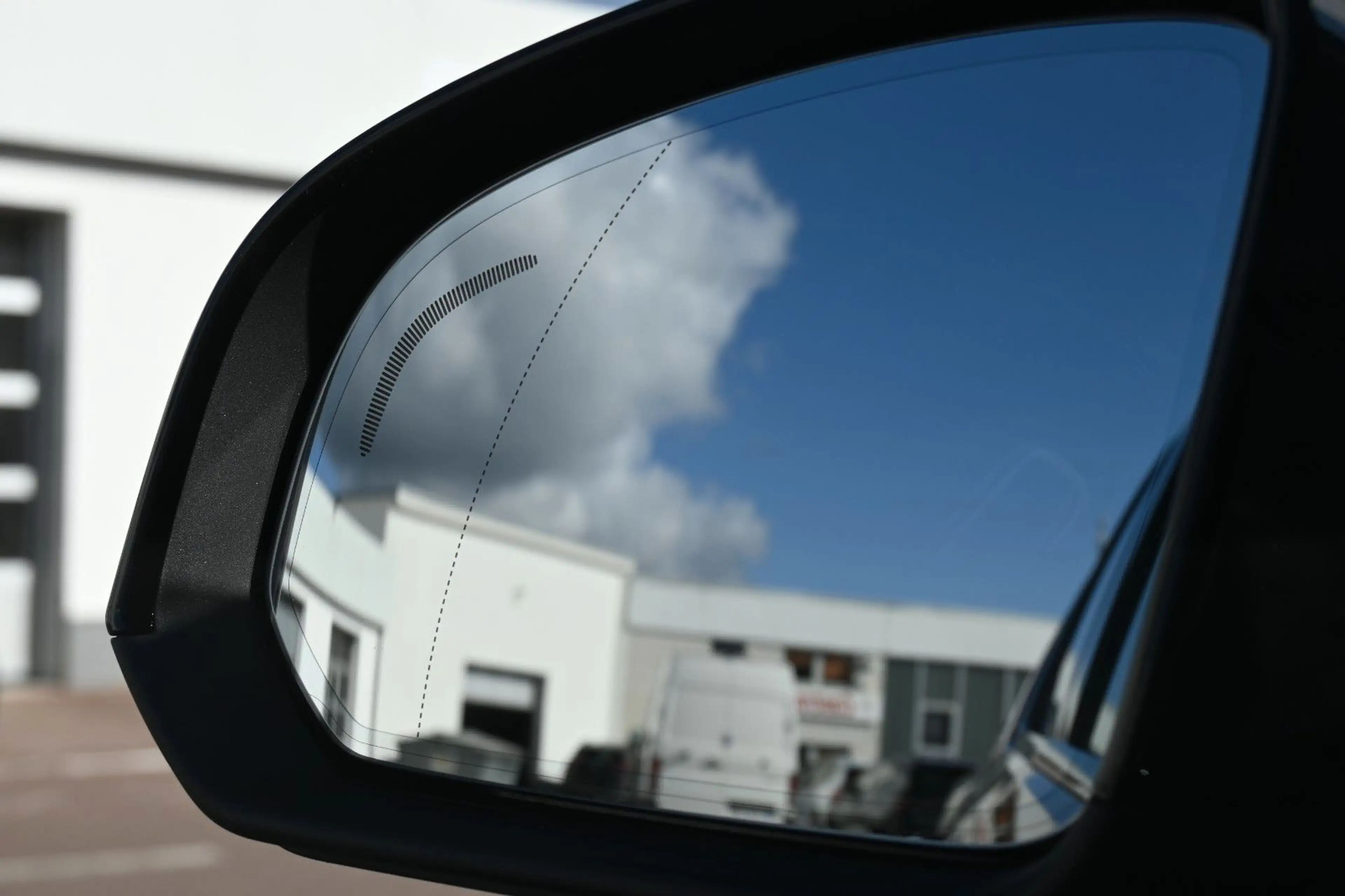 Volvo XC40 B3 DKG Plus Dark*Pixel*FSHZG*360°*ACC*AHK — photo 29