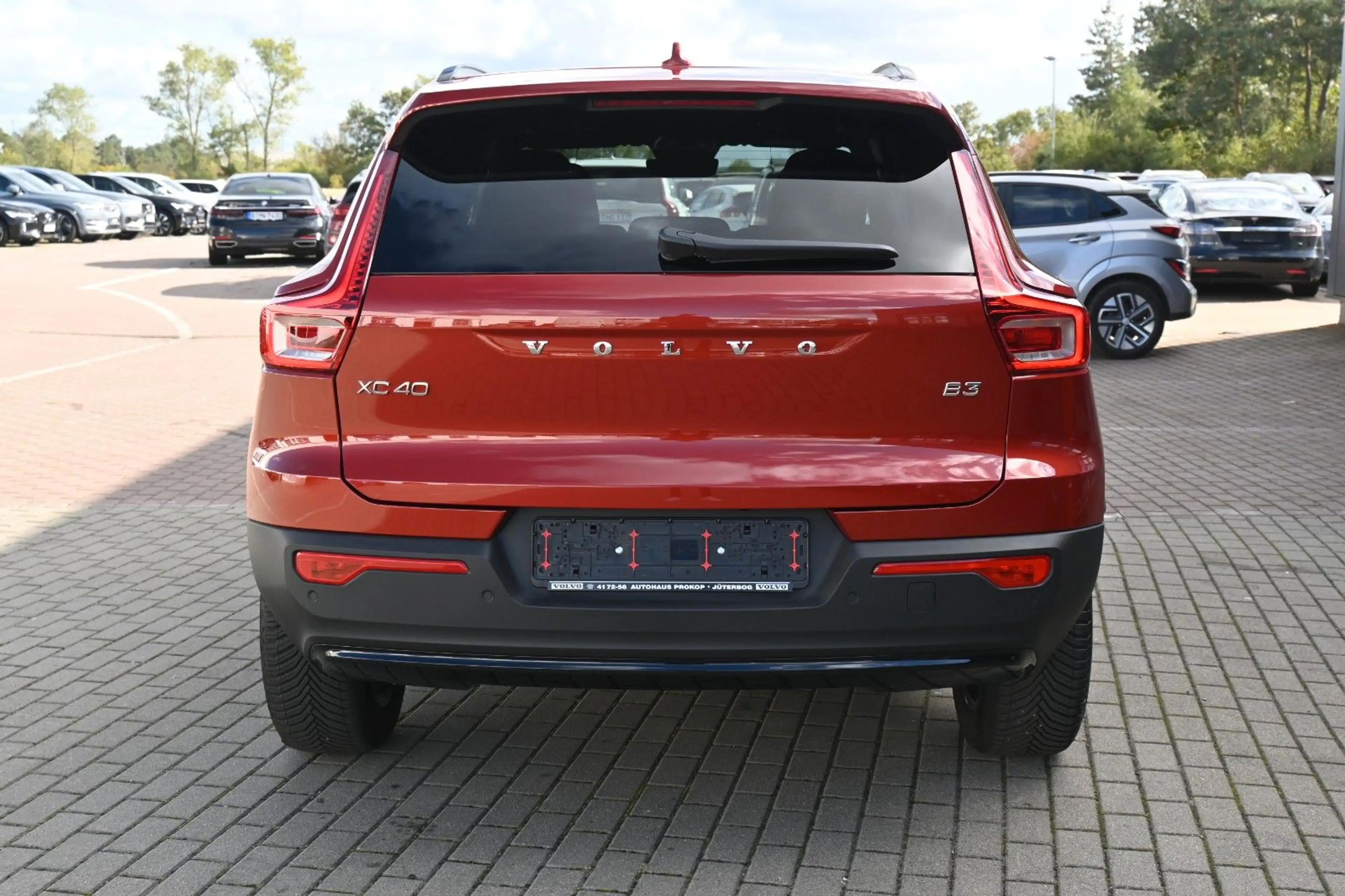 Volvo XC40 B3 DKG Plus Dark*Pixel*FSHZG*360°*ACC*AHK — photo 4