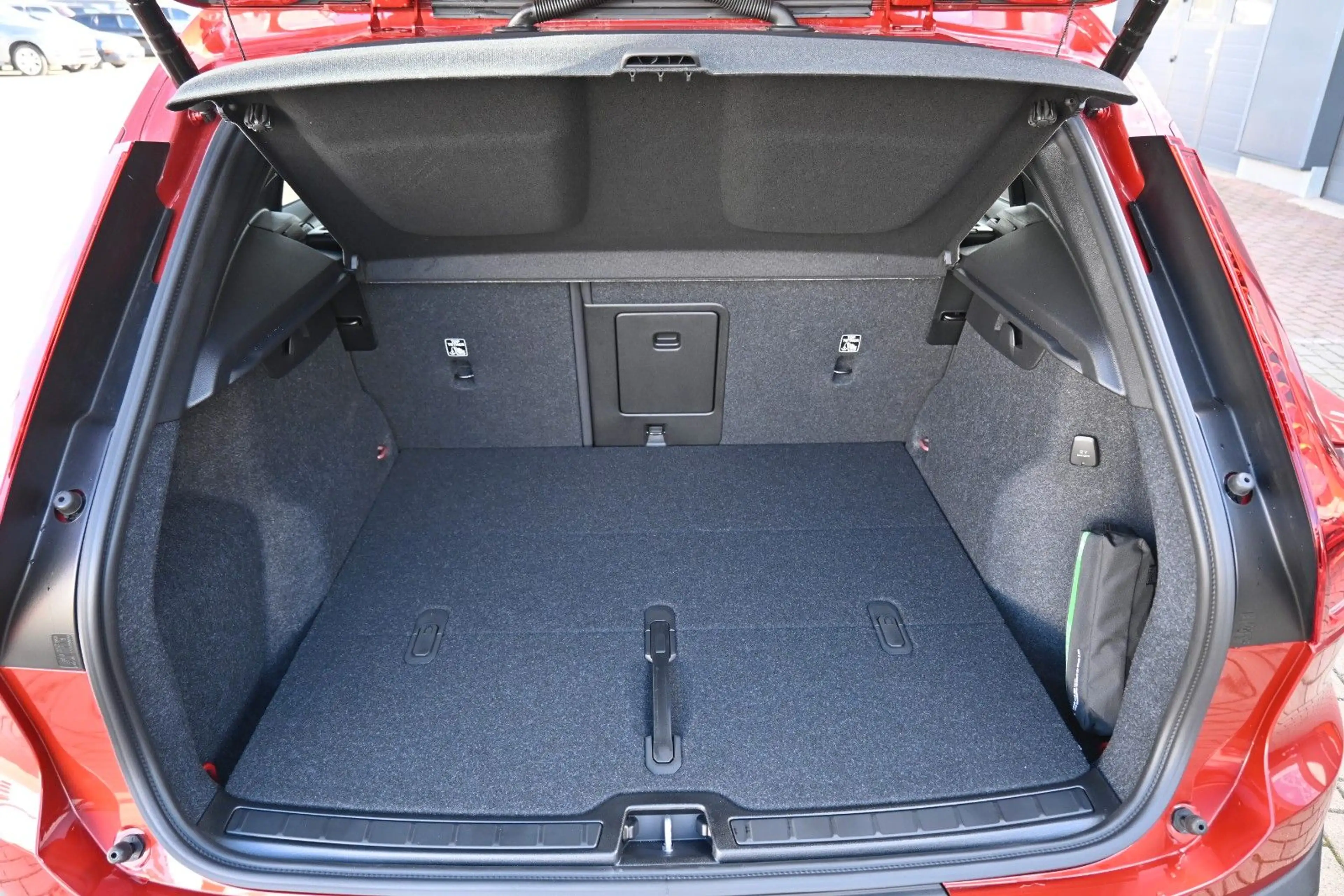 Volvo XC40 B3 DKG Plus Dark*Pixel*FSHZG*360°*ACC*AHK — photo 16