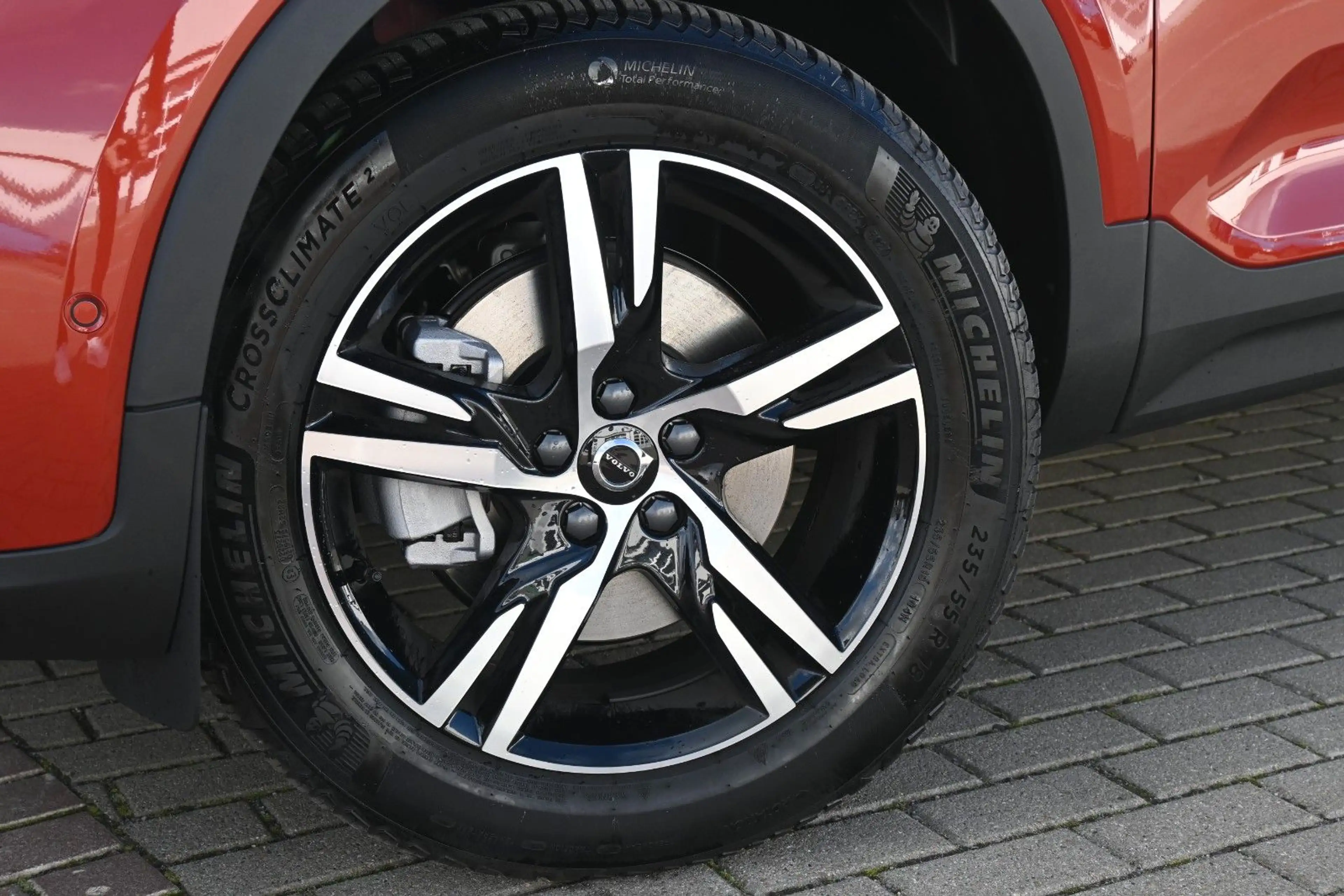 Volvo XC40 B3 DKG Plus Dark*Pixel*FSHZG*360°*ACC*AHK — photo 11