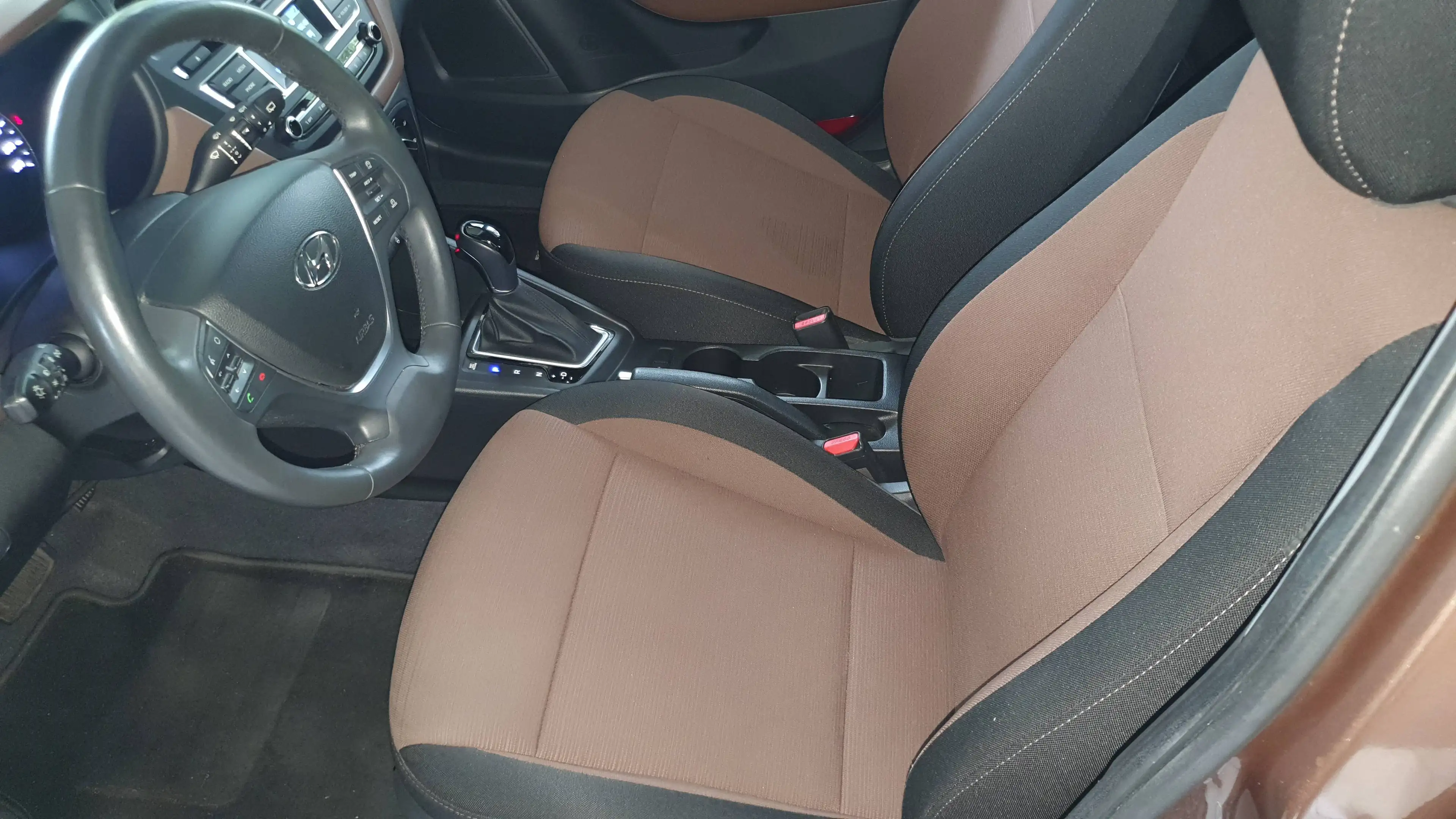 Hyundai i20 Trend, Automatikgetriebe, SHZ, PDC hinten, ect.... — photo 10