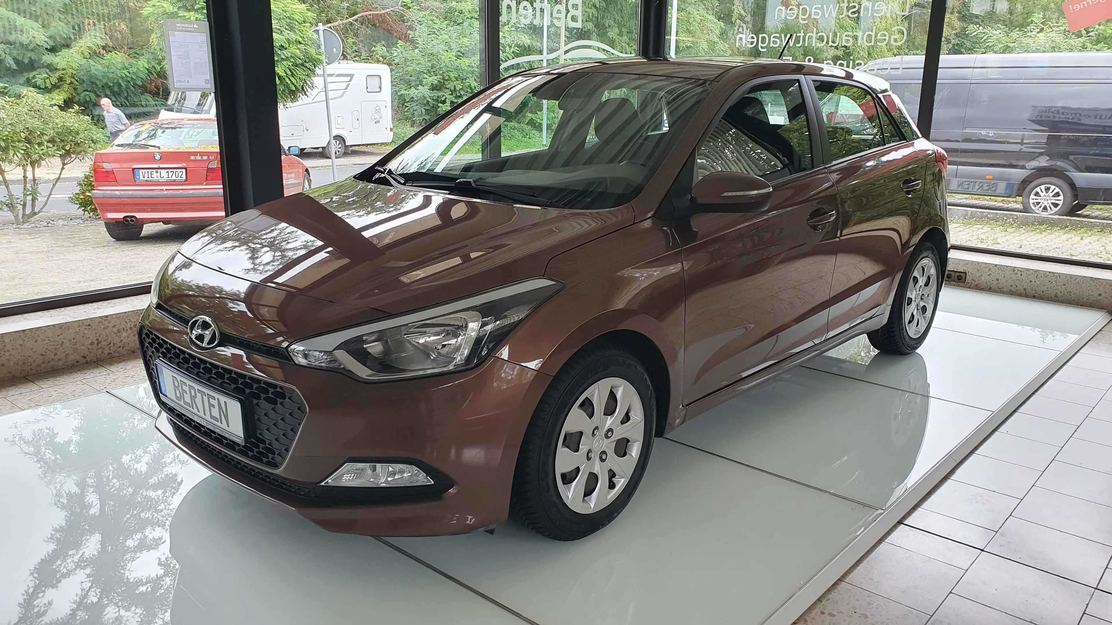 Hyundai i20 Trend, Automatikgetriebe, SHZ, PDC hinten, ect....