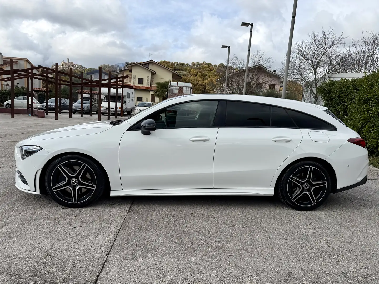 Mercedes-Benz CLA 200 CLA Sh.Brake - X118 Shooting Brake d Premium auto Bianco - 2