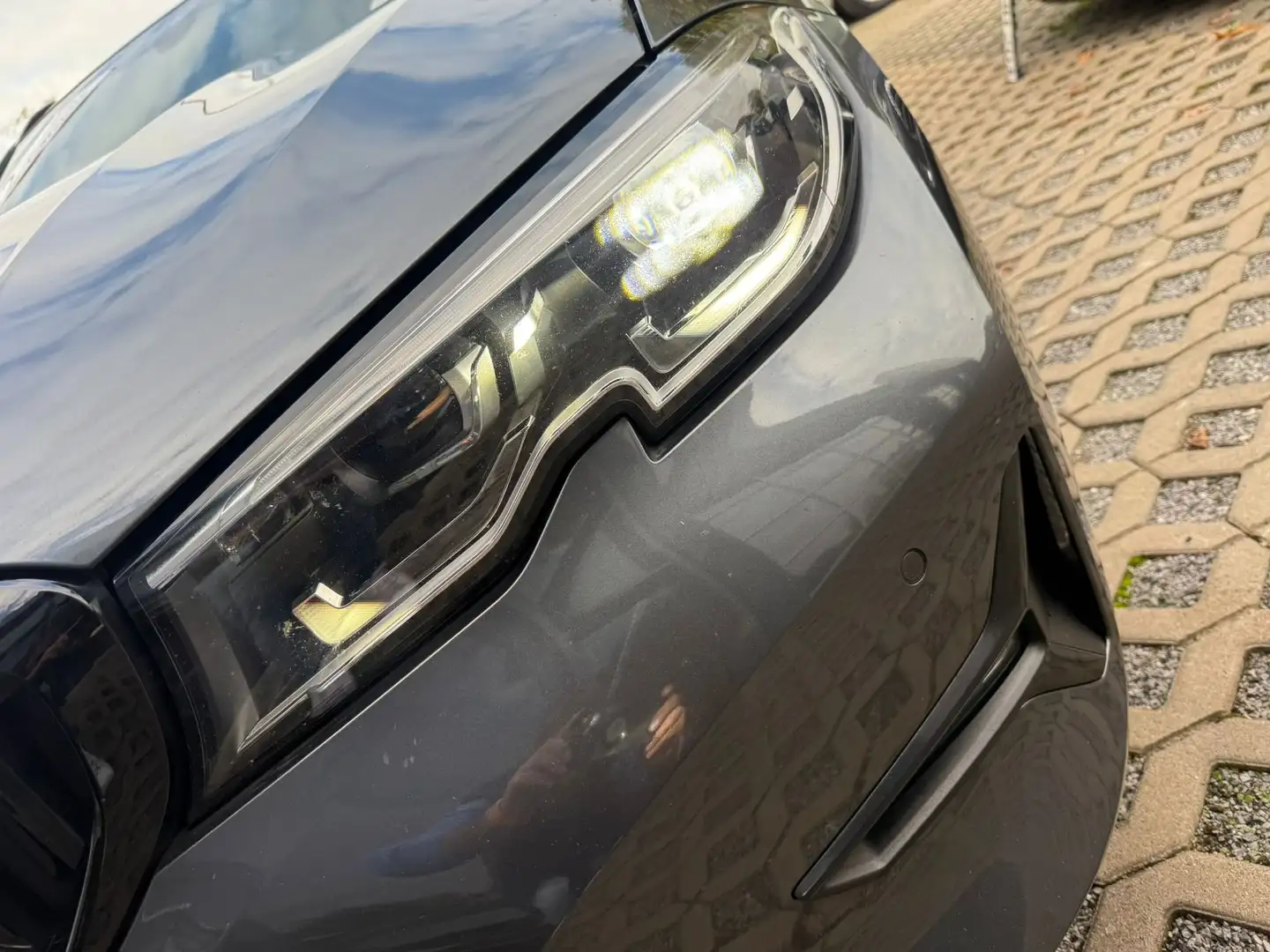 BMW 320 320 d Hybrid Sport Line Leder Navi Voll-LED Virtua Gris - 2