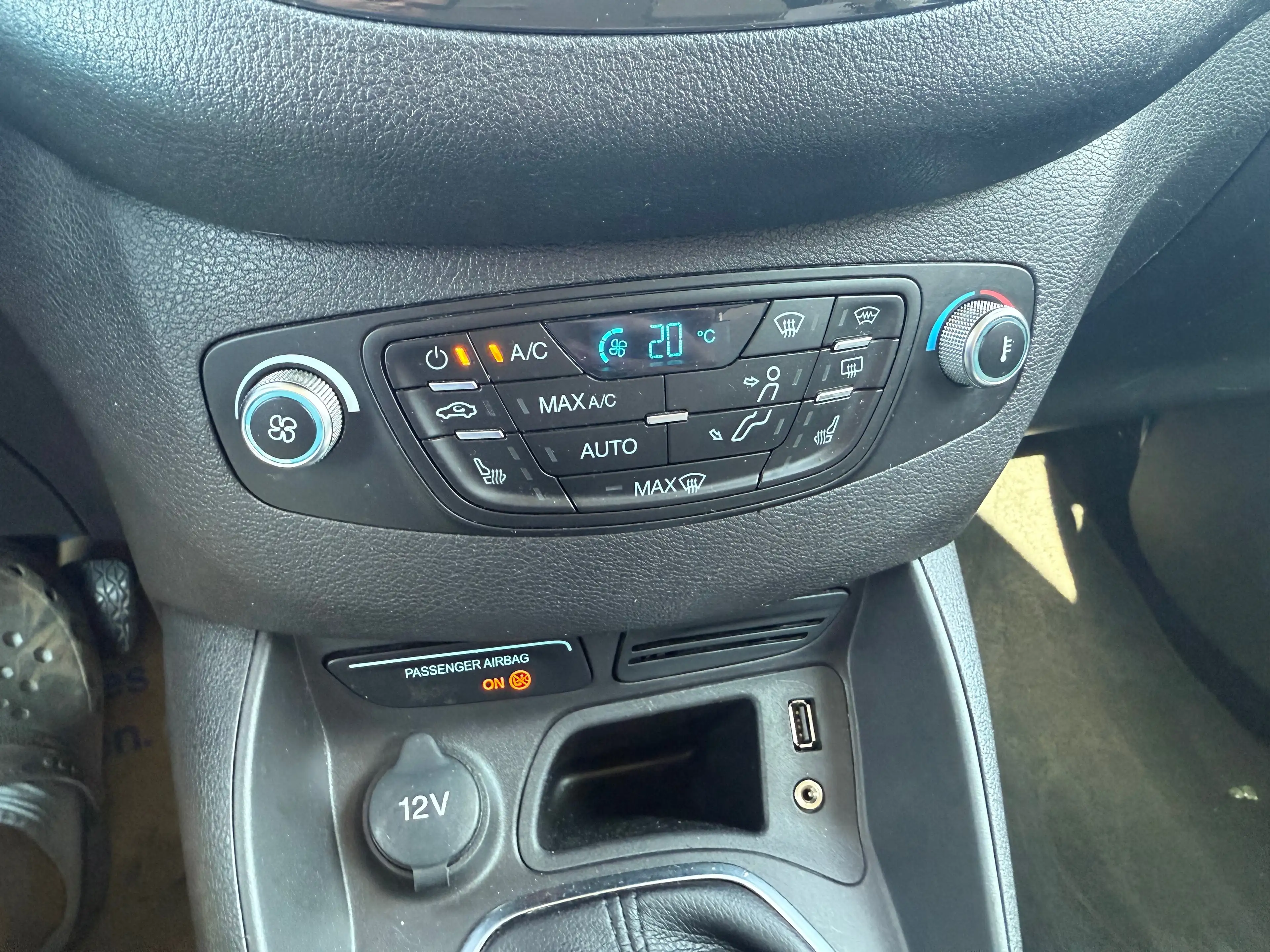 Ford Tourneo 1,0 EcoBoost Titanium ID:62 — photo 11