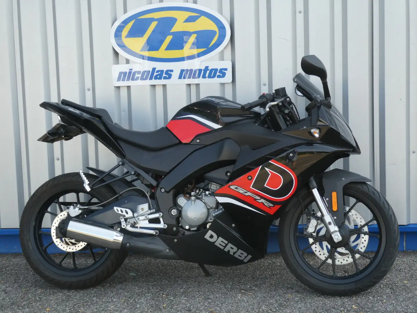 Derbi GPR Fekete - 1