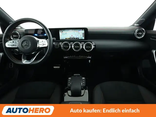 Mercedes-Benz 250 view 12