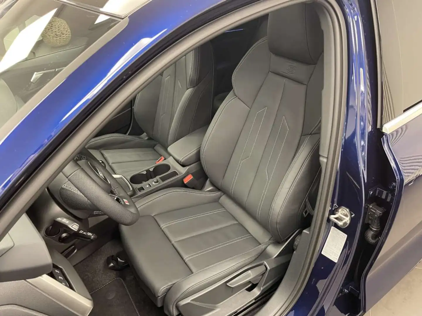 Audi A3 Sportback S line 30 TDI 116 CV / 85 kW boite manue Blauw - 2