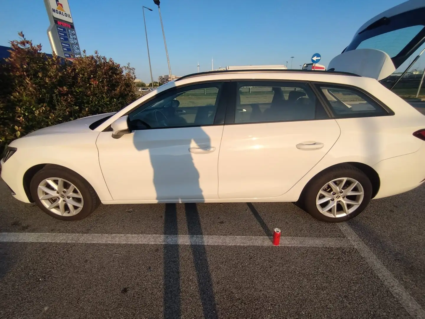 SEAT Leon Leon Sportstourer 1.0 etsi Business 110cv dsg Bianco - 2