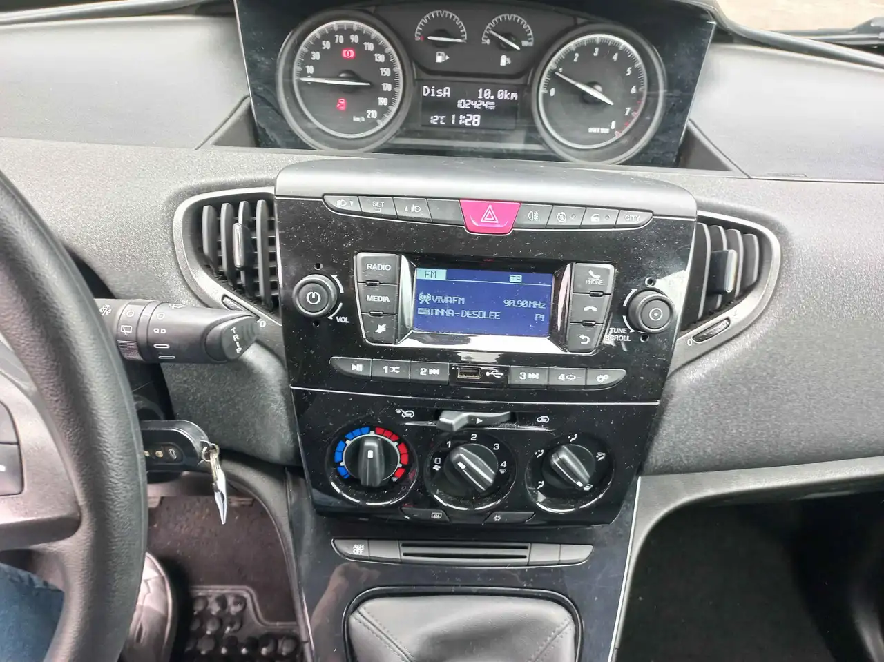 Lancia Ypsilon 2022 — фото 13