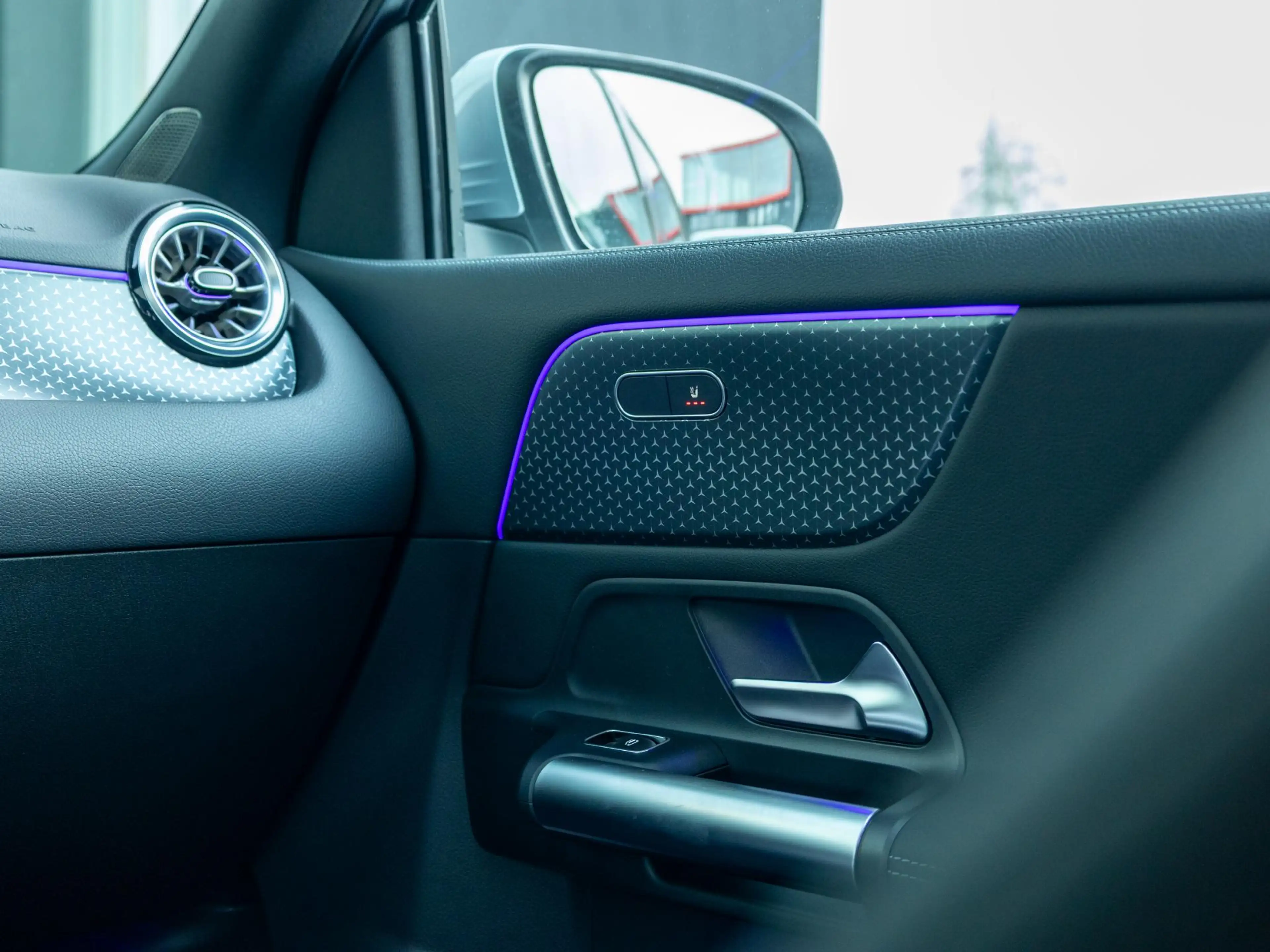 Mercedes-Benz EQA 250 250+ Business Line Panorama dak — photo 15
