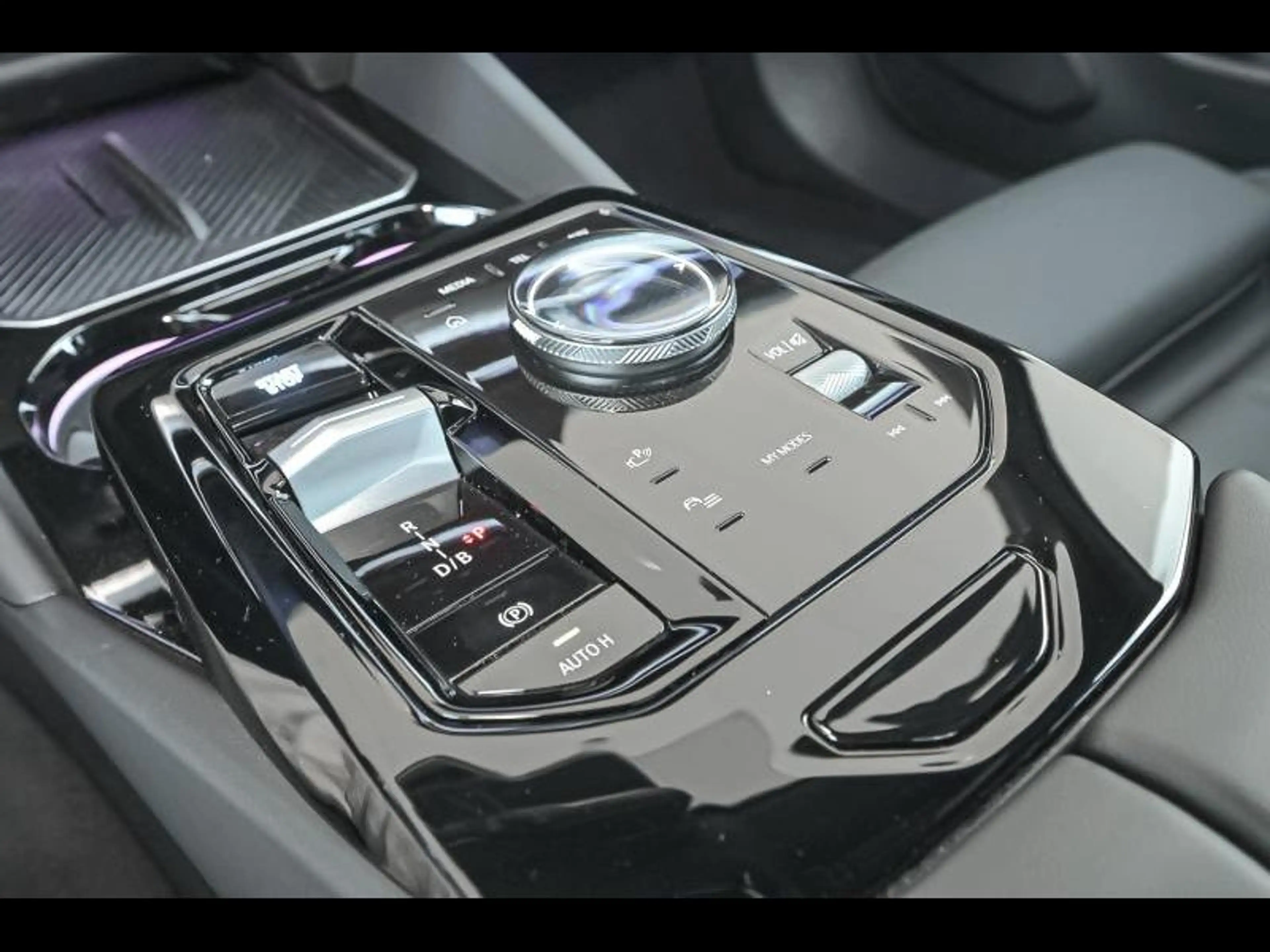 BMW i5 xDrive40  M SPORTPAKKET PRO — photo 11