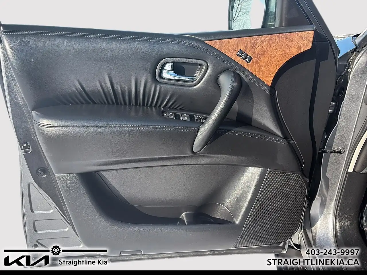 Nissan Armada снимка Nissan Armada