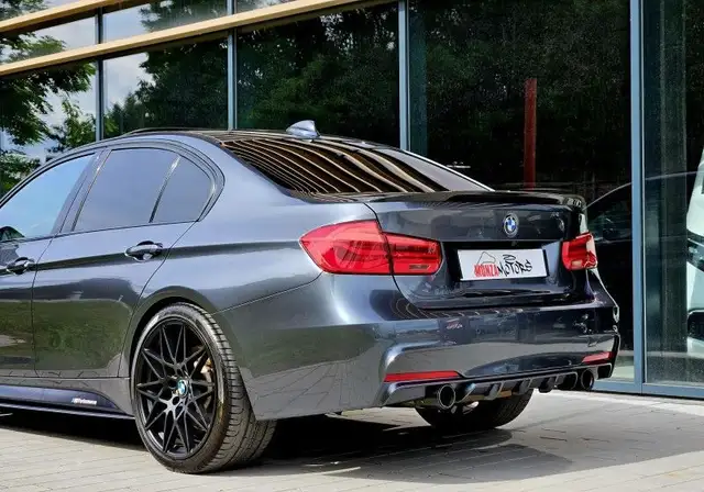 BMW 3 Series view 6