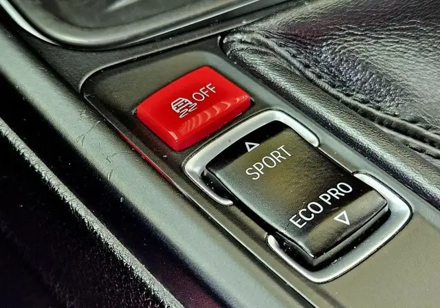 BMW 3 Series view 17