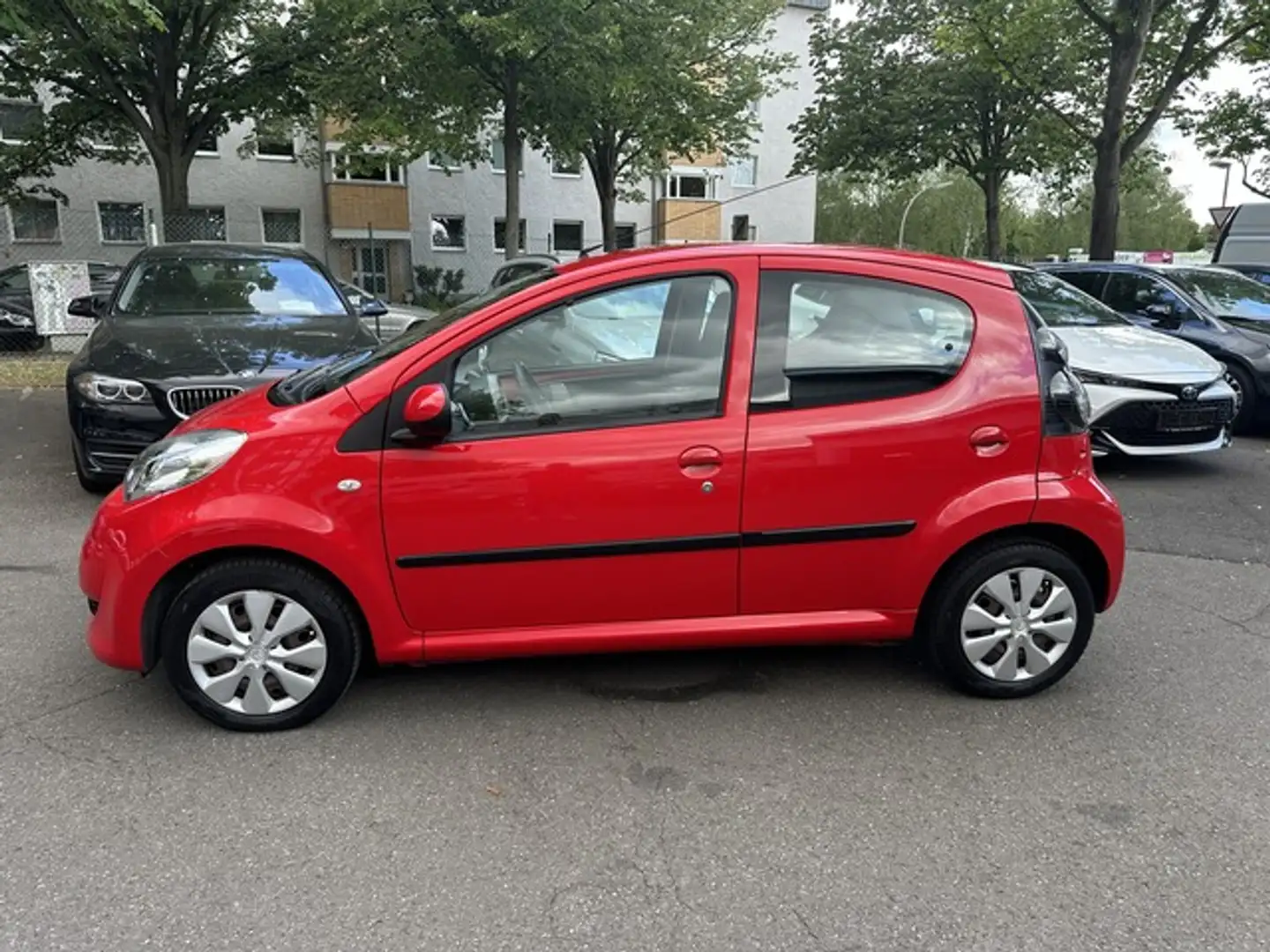 Citroen C1 5-TÜRIG* Style 1.HAND*SERVOLENKUNG Rouge - 2