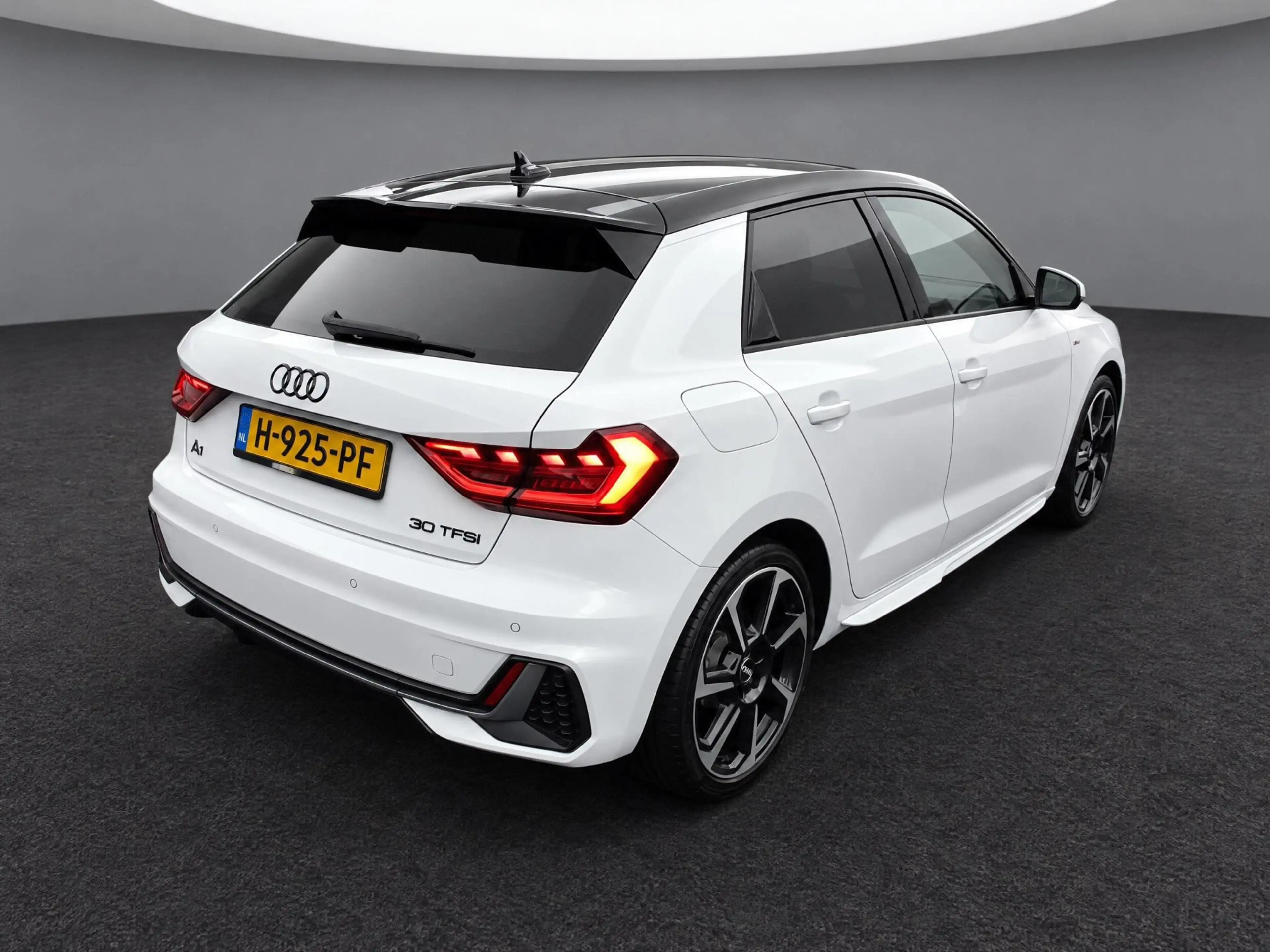 Audi A1 Sportback 30 TFSI S Line edition one | Navigatie F — photo 4