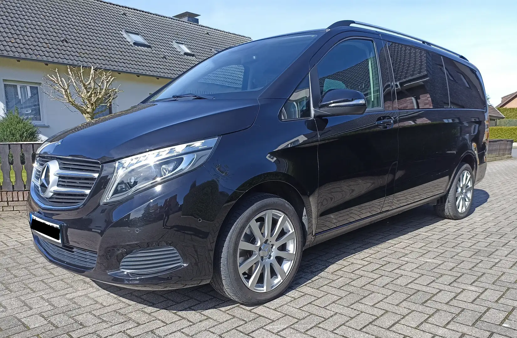 Mercedes-Benz V 220 V-Klasse EDITION lang 4Matic 7G-TRONIC Schwarz - 2