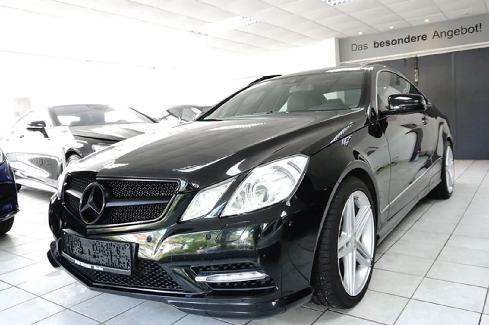 Mercedes-Benz E 350 CDI BE AMG Sport KAMERA LEDER PANORAMA 2.H Schwarz - 2