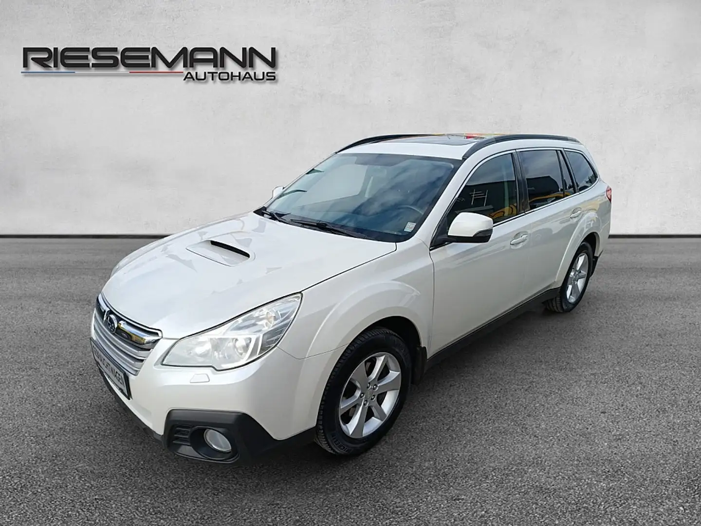 Subaru OUTBACK Outback Touring Wagon 2,0 D Comfort AWD CVT Weiß - 1