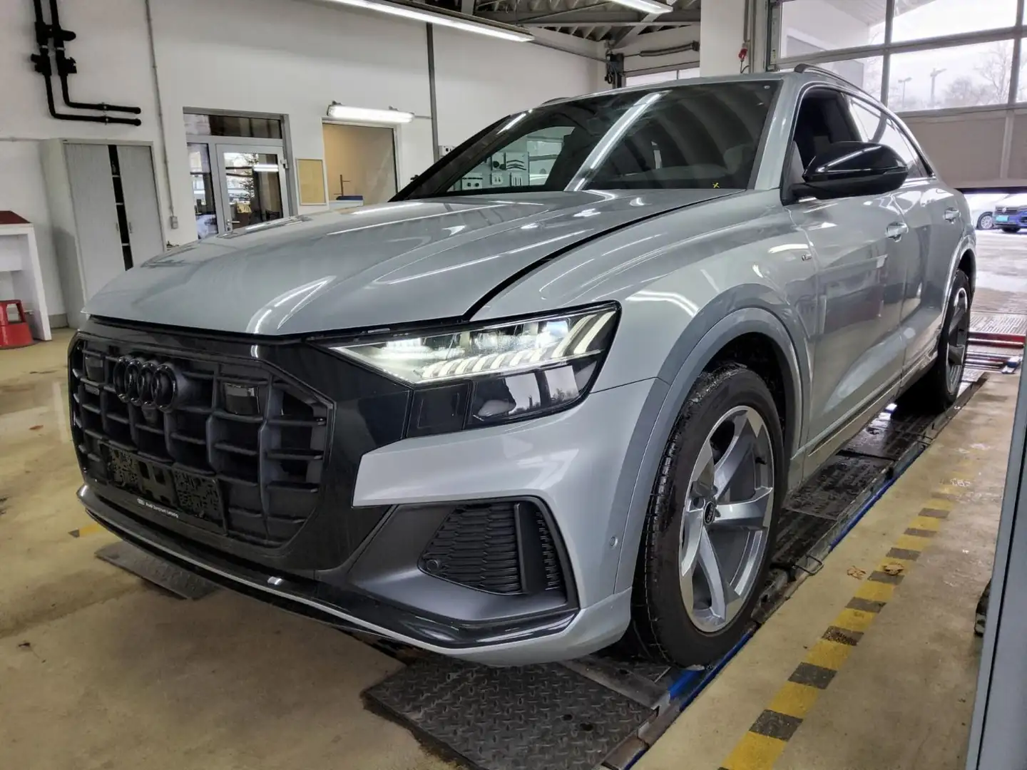 Audi Q8 50 3.0 TDI quattro*virtual cockpit*B&O*SHZ* Silber - 2