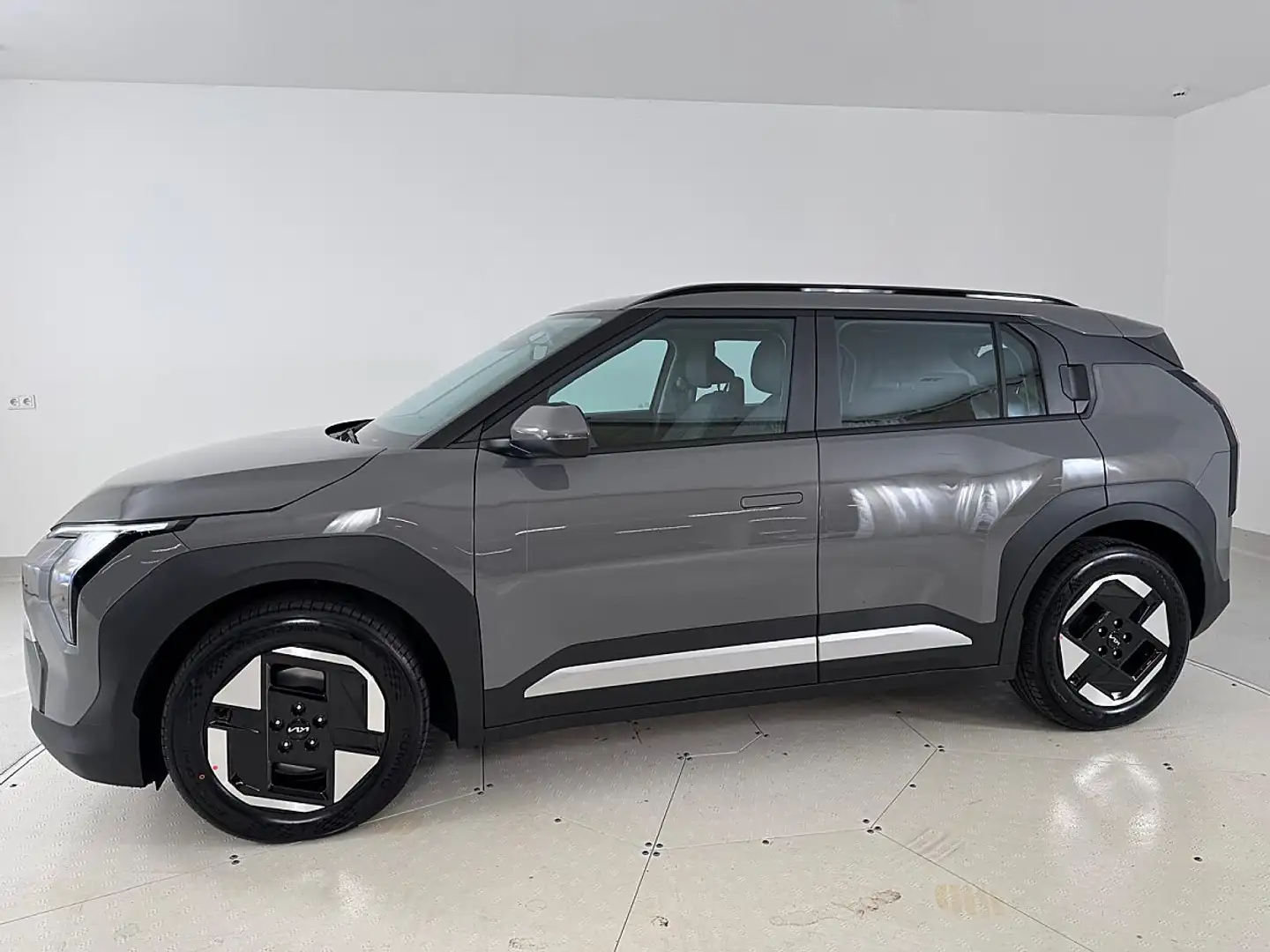 Kia EV3 FWD 81,4kWh Long Range Air| Auto Stahl W22 Grau - 2