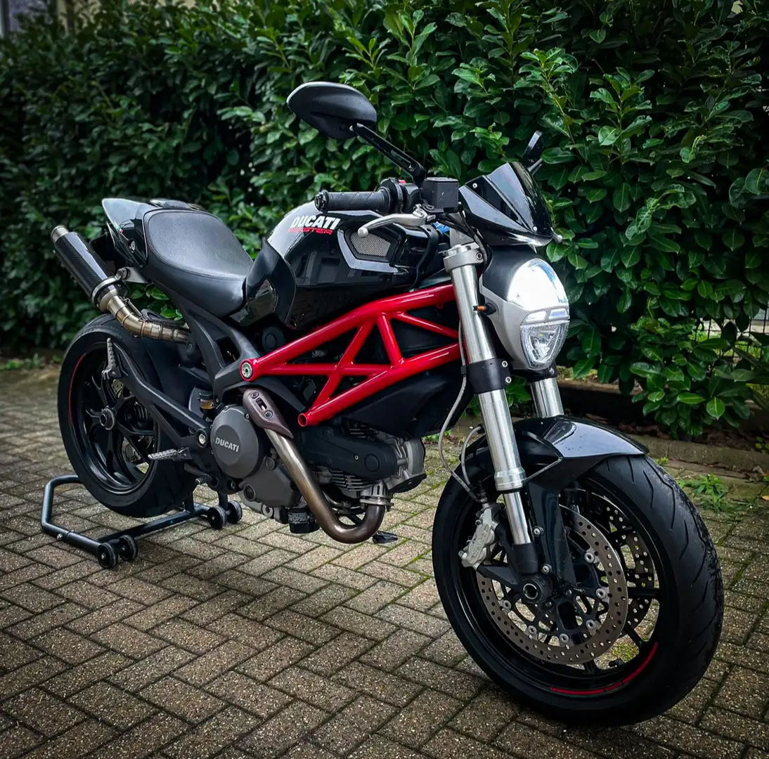 Ducati Monster 796 - 2