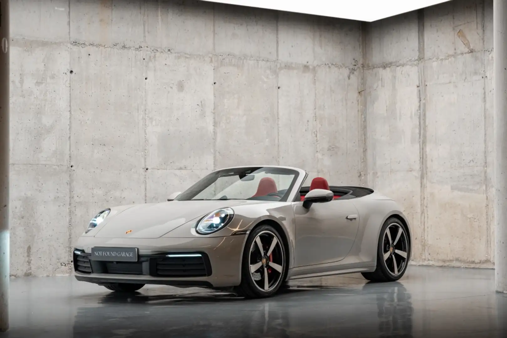 Porsche 992 Carrera 4S Cabriolet PDK Gris - 1