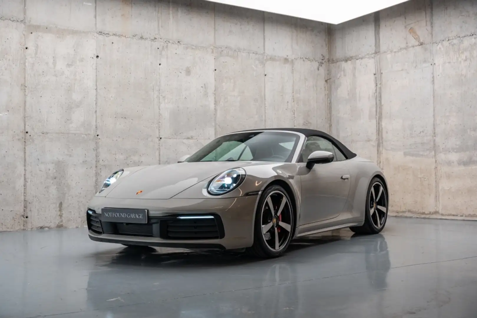Porsche 992 Carrera 4S Cabriolet PDK Gris - 2